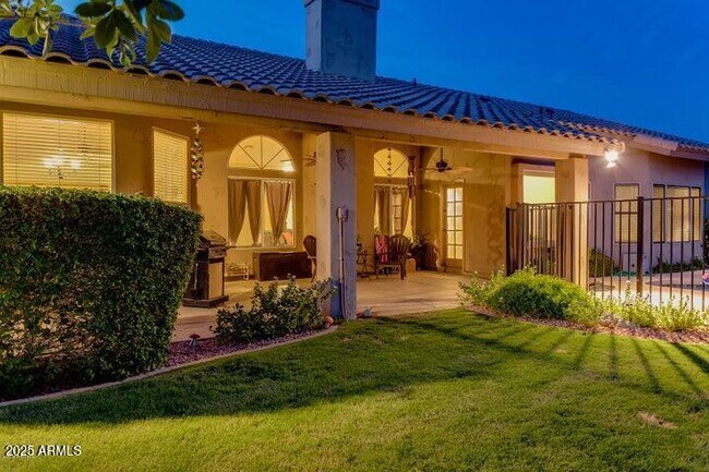 Building Photo - 9113 E Palm Tree Dr