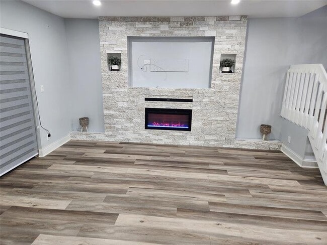 Building Photo - 3667 Carambola Cir N