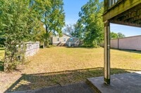 Building Photo - 131 Center St