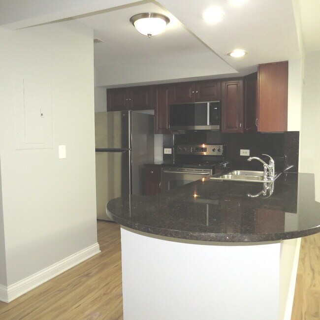 Building Photo - 43 Foxcroft Rd