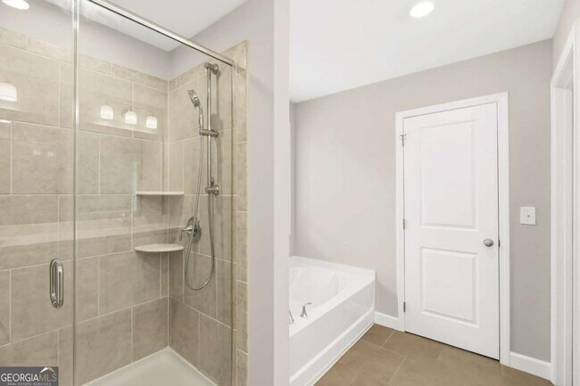 Building Photo - 520 Cresentry Brook