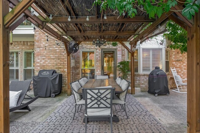 Building Photo - 9622 Fenchurch Dr