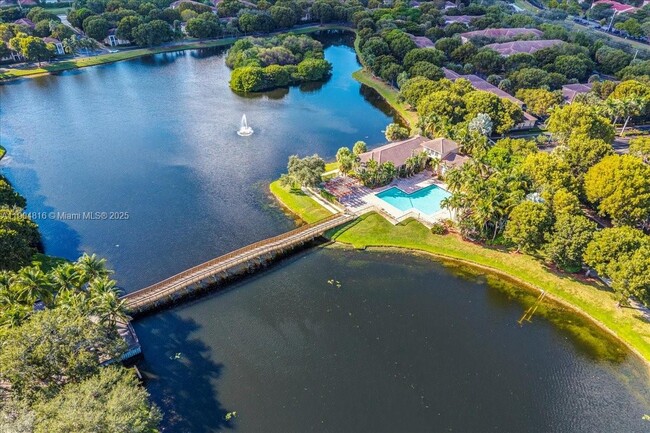 Building Photo - 2516 Centergate Dr