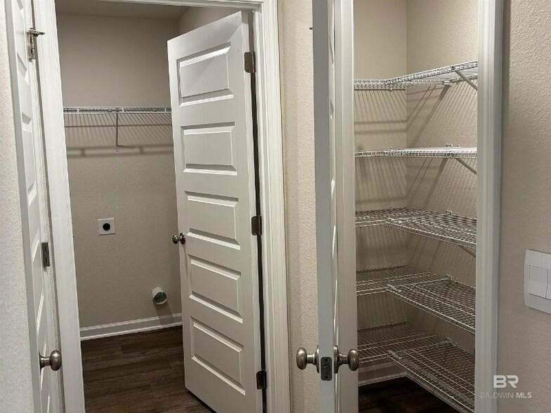 Building Photo - 13668 Logan Pl