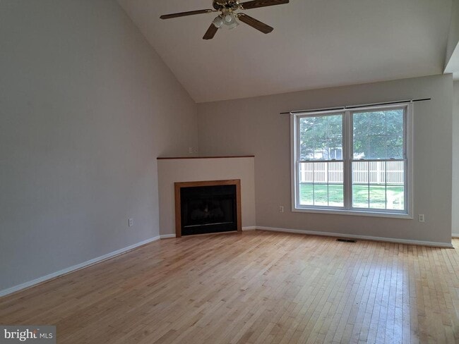 Building Photo - 107 Strawberry Way
