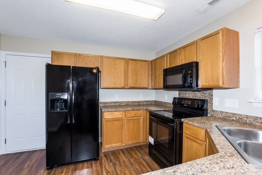 Building Photo - 11305 Silver Glen Ln