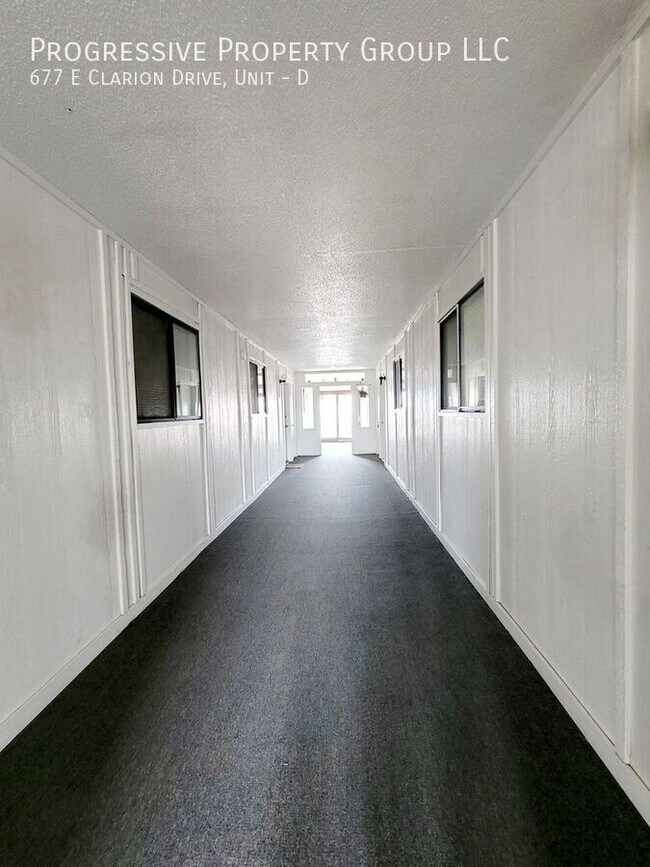 Building Photo - 677 E Clarion Dr