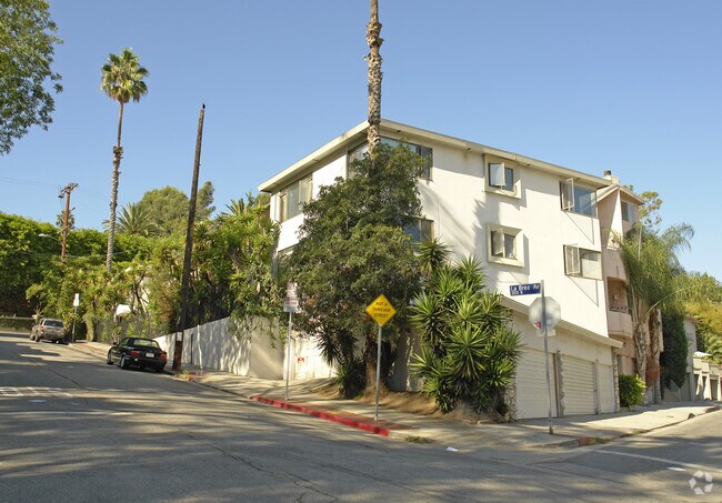 Building Photo - 1850 N La Brea Ave
