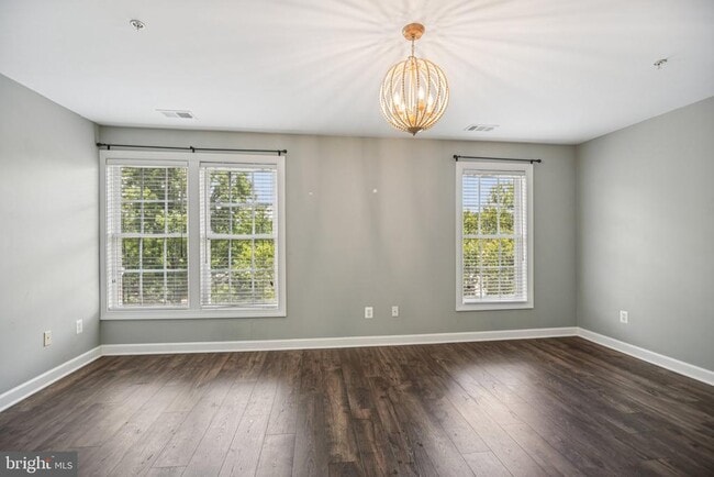 Building Photo - 8154 Skelton Cir