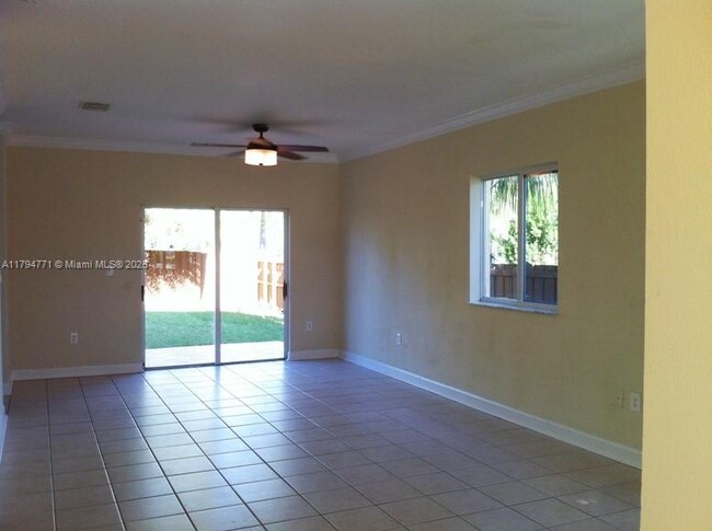 Building Photo - 2601 NE 41st Cir