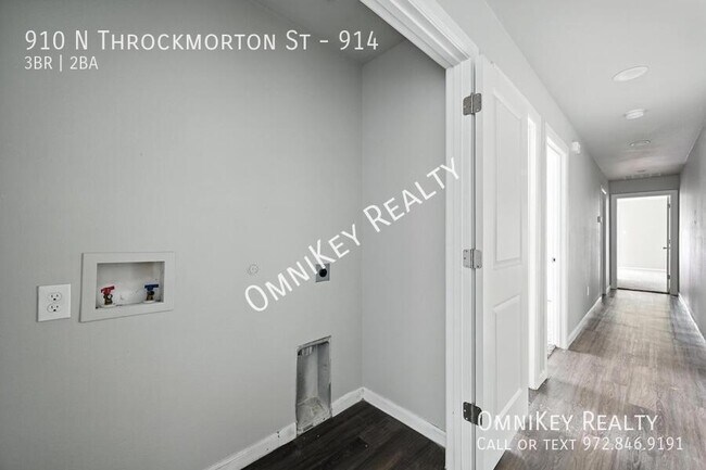 Building Photo - 910-914 N Throckmorton St