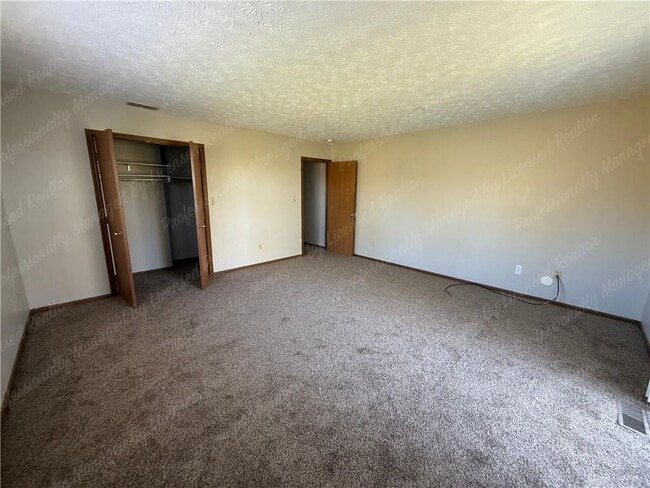 Building Photo - 557 N Broad St