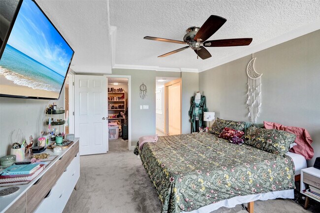 Building Photo - 1301 River Reach Dr