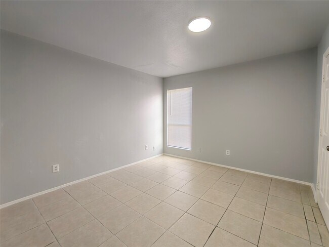 Building Photo - 8034 Antoine Dr