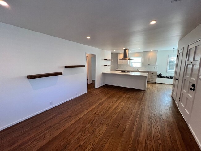 Building Photo - WONDERFUL TWO BEDROM TWO BATH UPDATED HOME IN SUN VALLEY