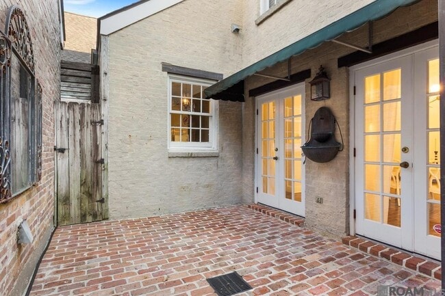 Building Photo - 7962 Wrenwood Blvd