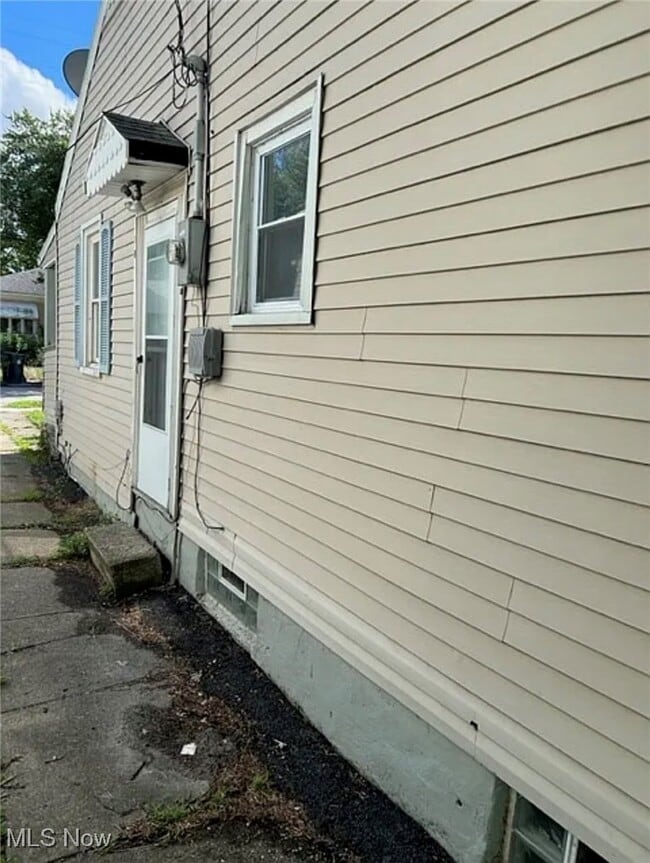 Building Photo - 13612 Bennington Ave