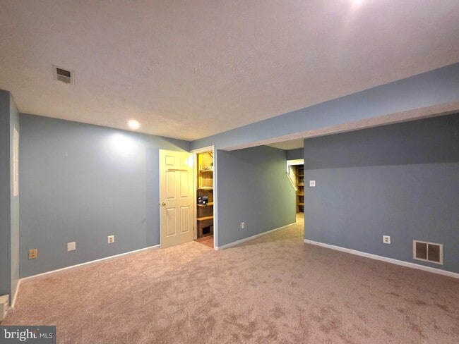 Building Photo - 8557 Koluder Ct