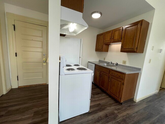 Building Photo - 124 Orange St