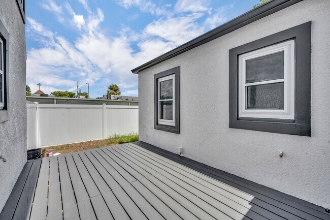 Building Photo - 713 Langston Ct
