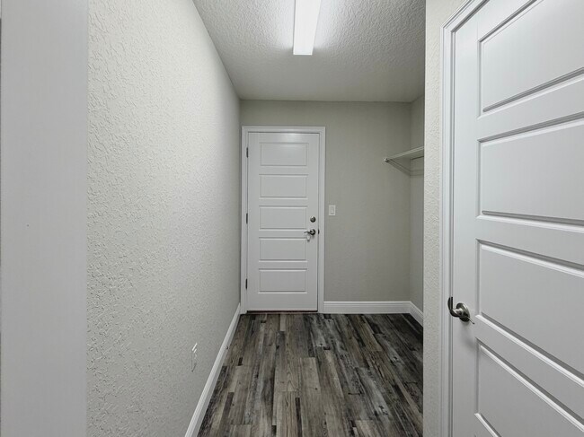 Building Photo - 210 Locust Lane Pass