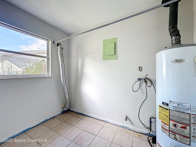 Building Photo - 1076 Coronado Dr