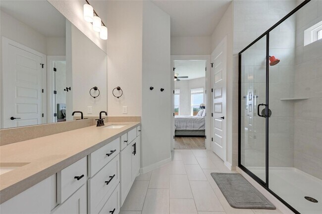 Building Photo - 4902 Seadrift Dr