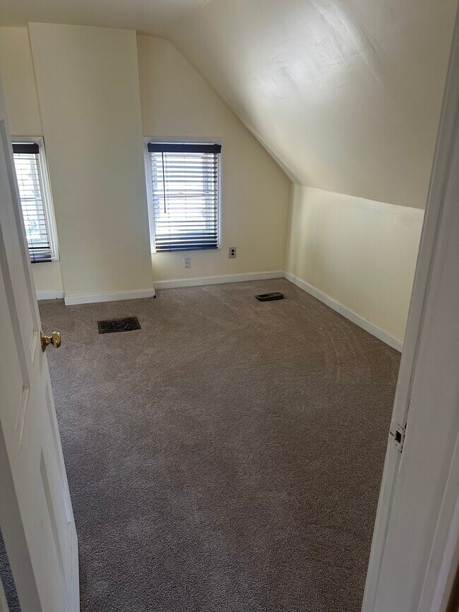 Building Photo - 534 S Pearl St