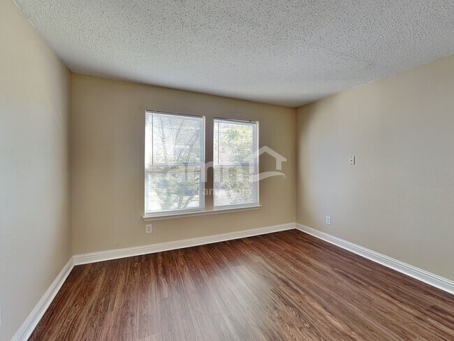 Building Photo - 6737 Amber Springs Way