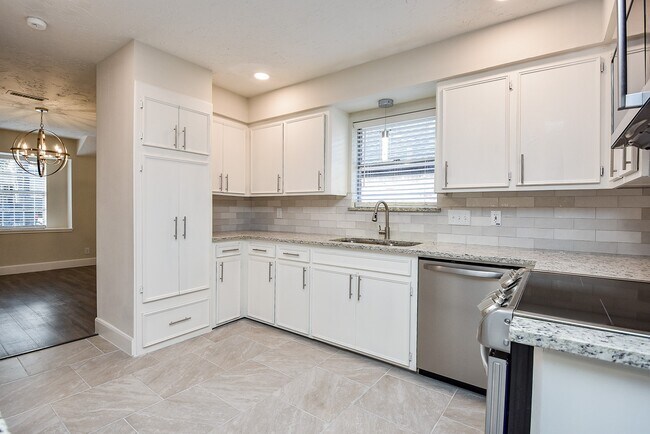 Building Photo - 8134 Ivan Reid Dr