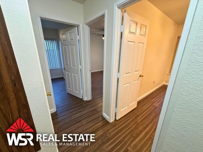 Building Photo - Spacious 5 Bedroom Home Near Victoria Ave with Easy Freeway Access