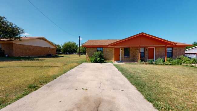 Building Photo - Awesome duplex in Harker Heights