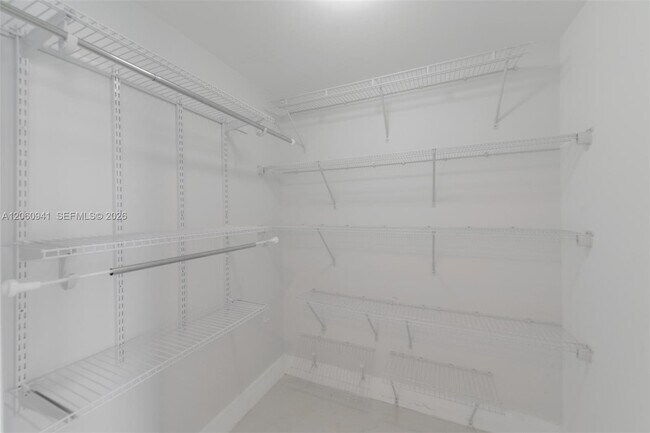 Building Photo - 495 Brickell Ave