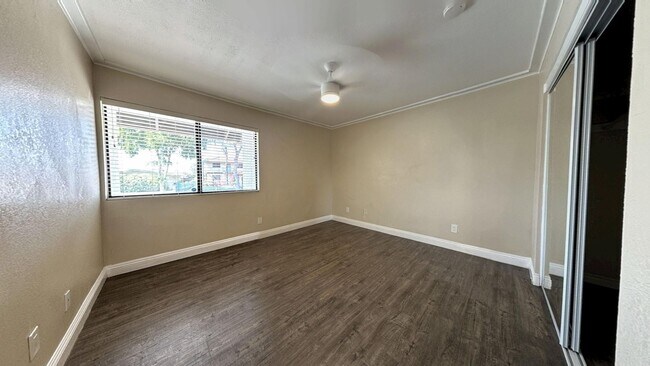 Building Photo - Custom Built 5 Bedroom 3 Bathroom Home in ...