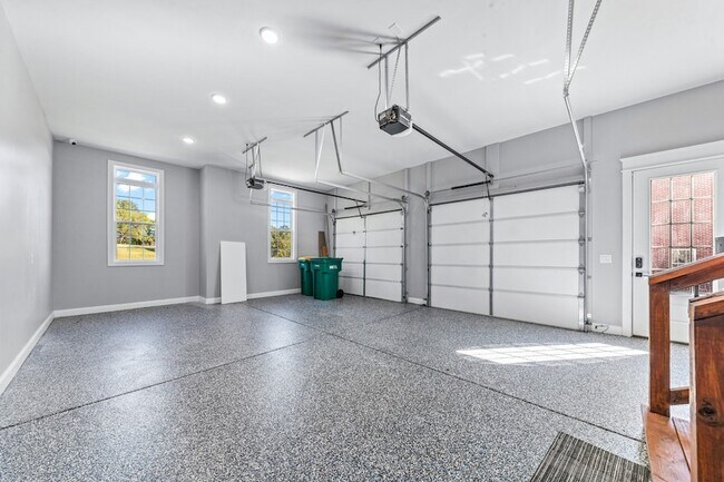 Building Photo - 601 Joyce Ave