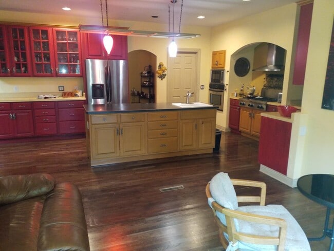 Building Photo - 4582 Bishops Ct