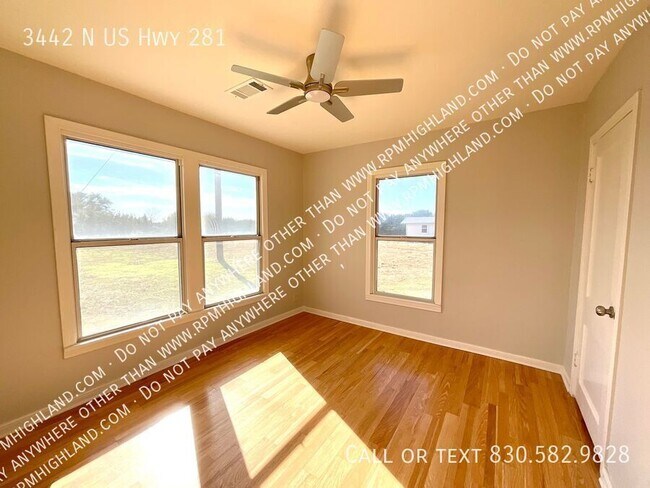 Building Photo - 3442 N U.S. Hwy 281