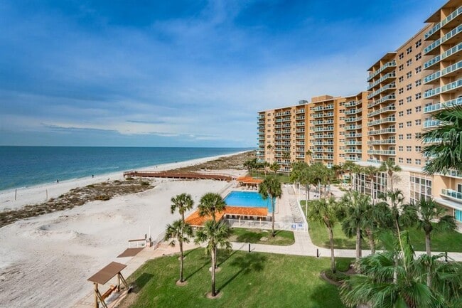 Building Photo - 880 Mandalay Ave