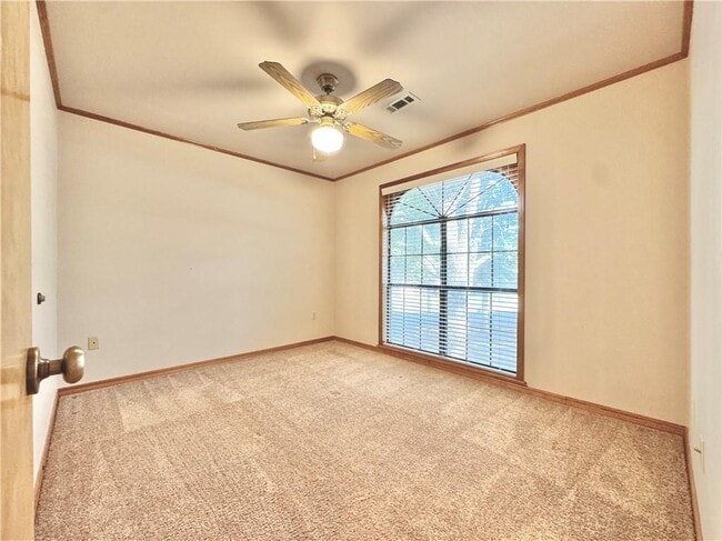 Building Photo - 768 E Birwin St