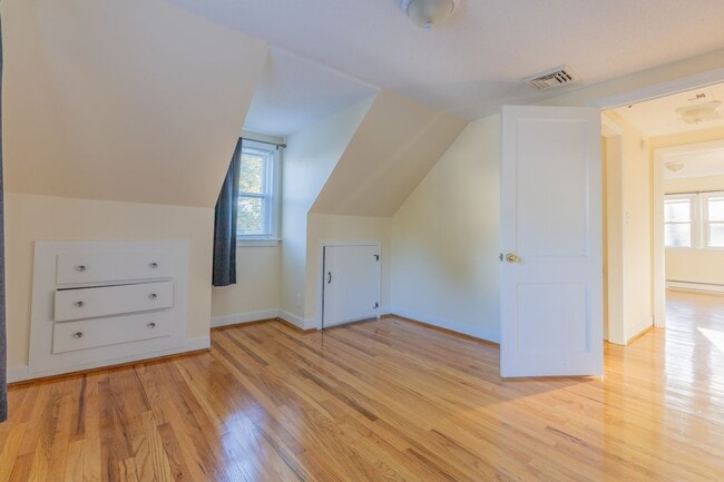 Building Photo - Charming 3-Bedroom Home with Solar Panels ...