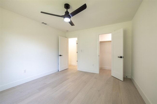 Building Photo - 1206 Cloverleaf Dr