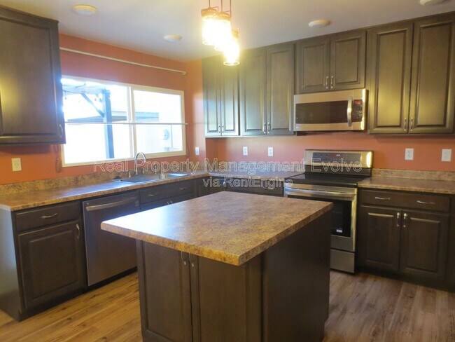 Building Photo - 4808 S Juniper St