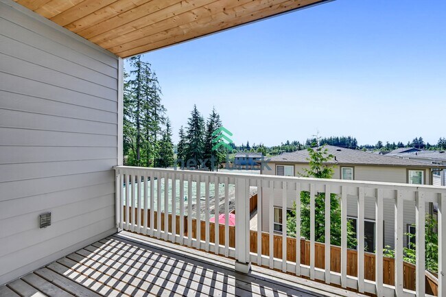 Building Photo - Spacious 5 bedrooms and 3 bathrooms Cul-de...
