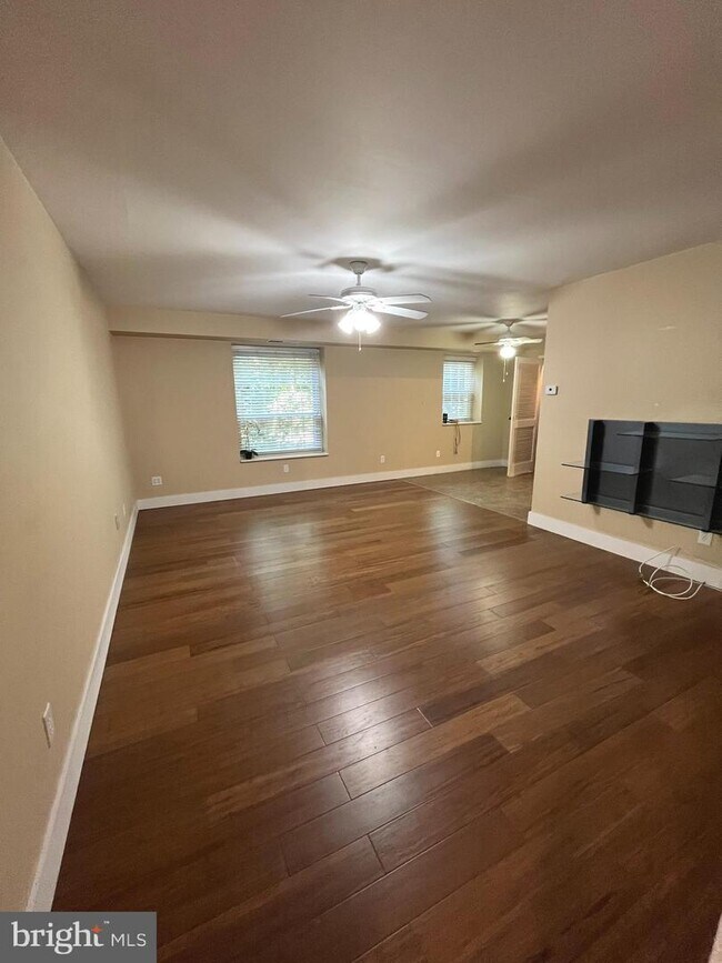 Building Photo - 4000 Gypsy Ln