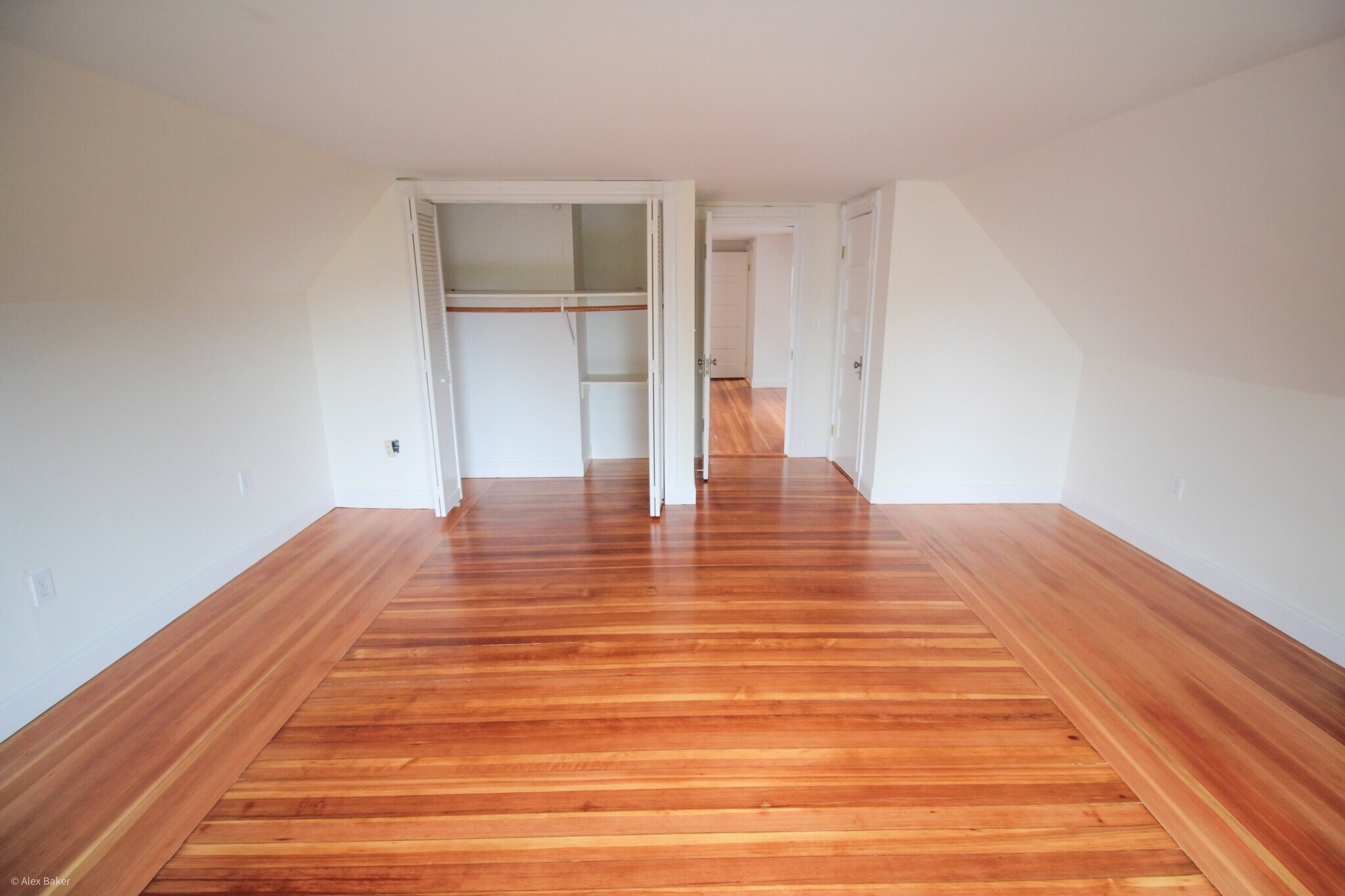 Building Photo - 130 Capen St