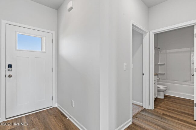 Building Photo - 11 Bonaparte St