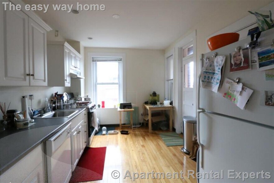 Building Photo - 331 Harvard St