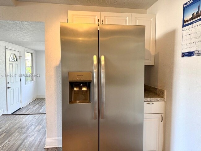 Building Photo - 565 Forrest Dr