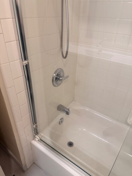 Building Photo - 525 N San Mateo Dr