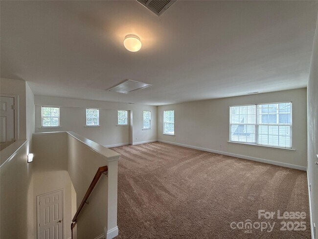 Building Photo - 10218 Glenburn Ln